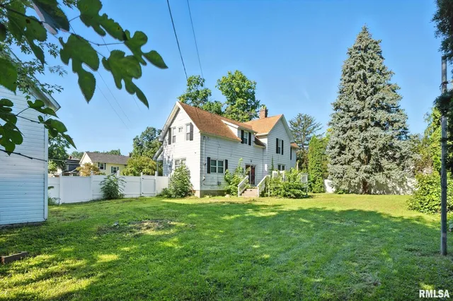 $150,000 | 320 16th Avenue North, Clinton, IA 52732