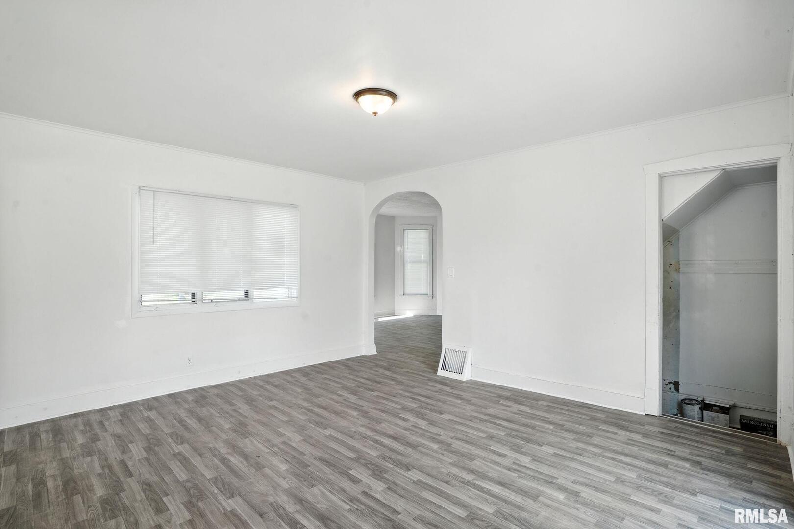 320 16th Avenue North Clinton, IA 52732 - Photo 9 of 26