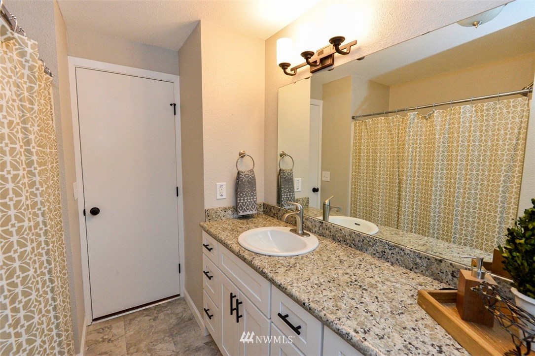 442 State Street Sumner, WA 98390 - Photo 12 of 24