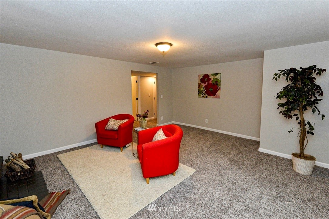 442 State Street Sumner, WA 98390 - Photo 13 of 24
