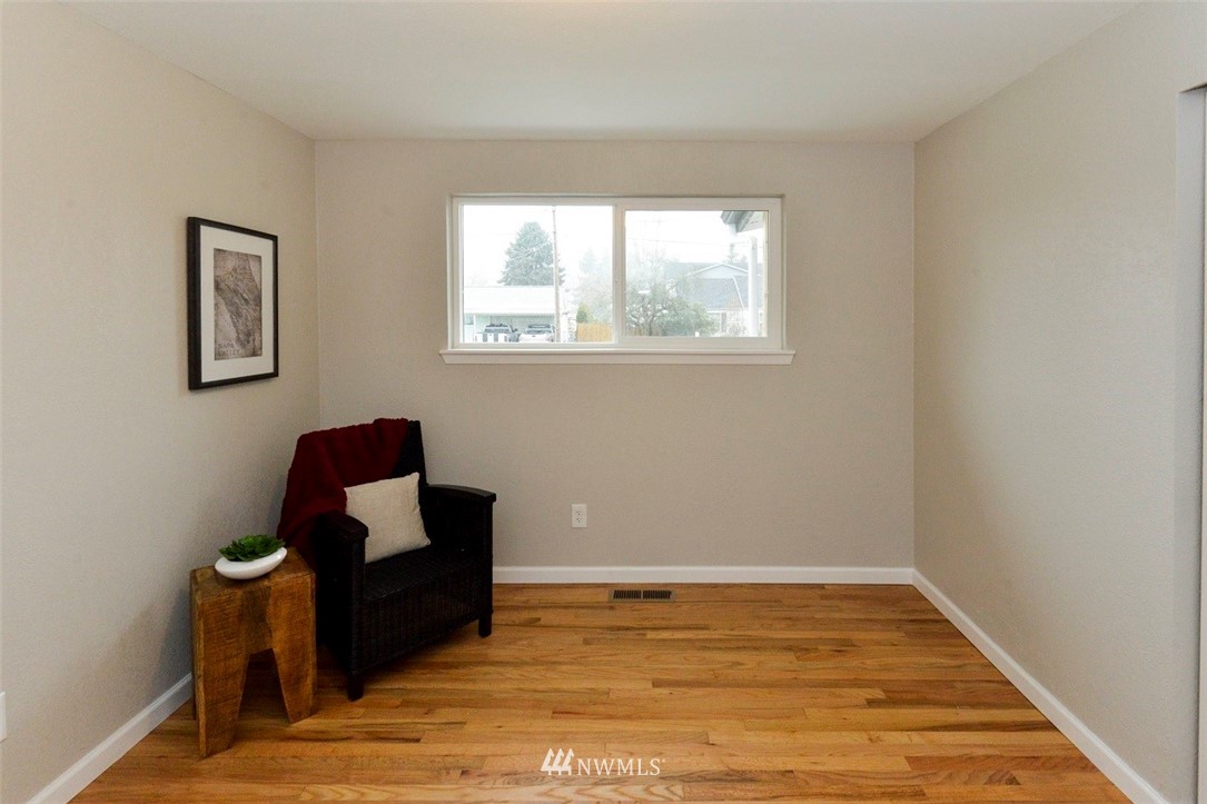 442 State Street Sumner, WA 98390 - Photo 9 of 24