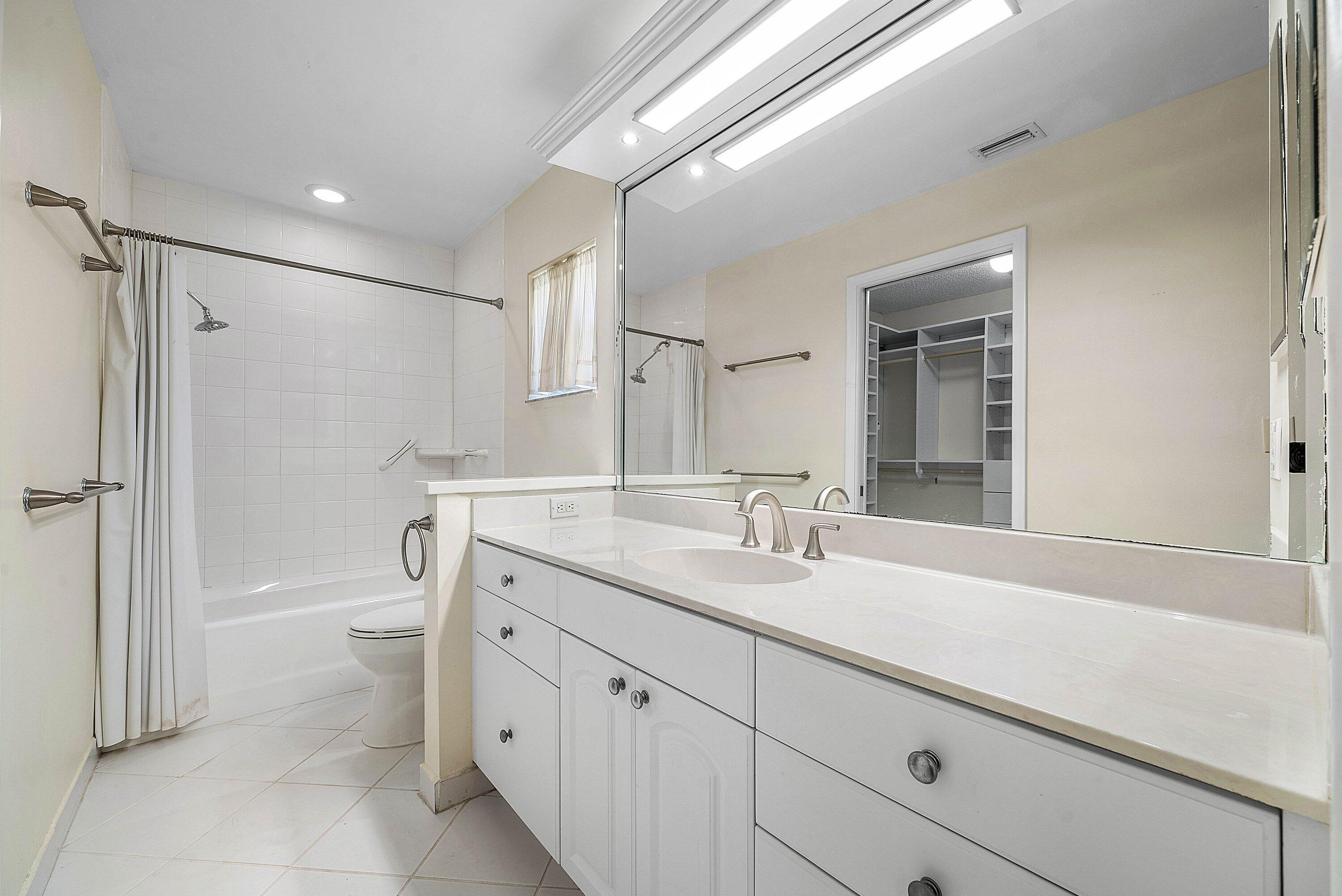 241 Del Rio Boulevard Boca Raton, FL 33432 - Photo 24 of 30 024-241DelRioBoulevard-BocaRaton-FL-3343