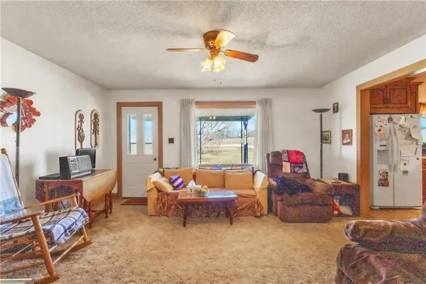 $925,000 | 8676 Appletree Road, Lexington, MO 64067