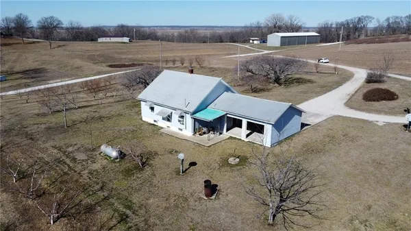 $925,000 | 8676 Appletree Road, Lexington, MO 64067
