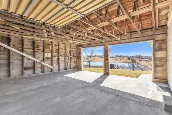 $885,000 | 8676 Appletree Road, Lexington, MO 64067