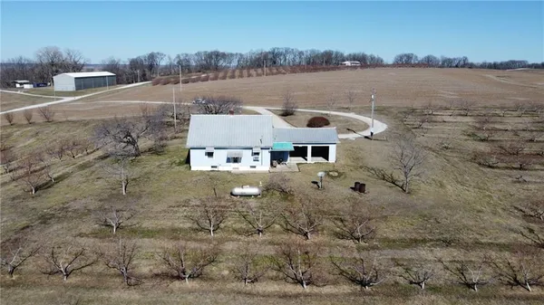$925,000 | 8676 Appletree Road, Lexington, MO 64067