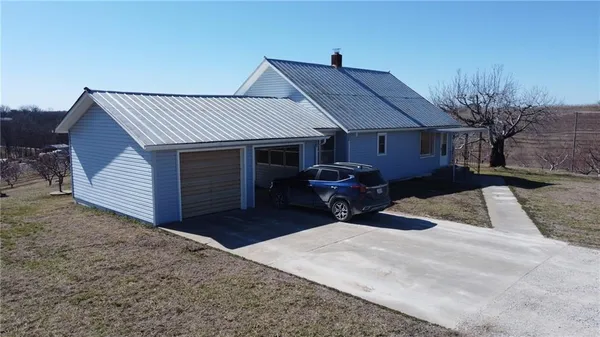 $925,000 | 8676 Appletree Road, Lexington, MO 64067