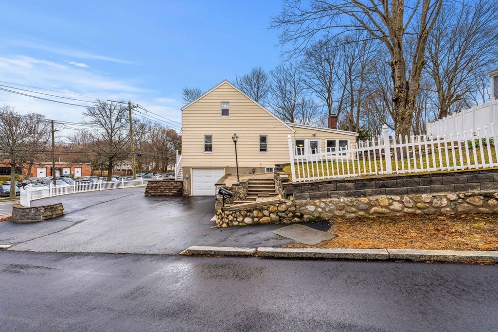 380 Cross Street Winchester, MA 01890 - Photo 4 of 41
