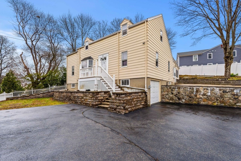 380 Cross Street Winchester, MA 01890 - Photo 5 of 41