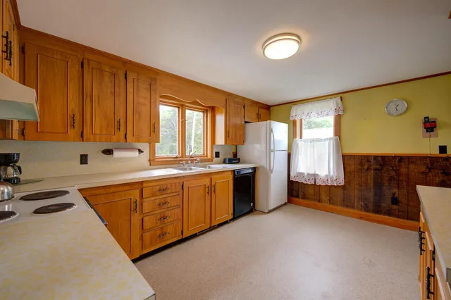 $296,000 | 173 Kalers Corner Street, Waldoboro, ME 04572