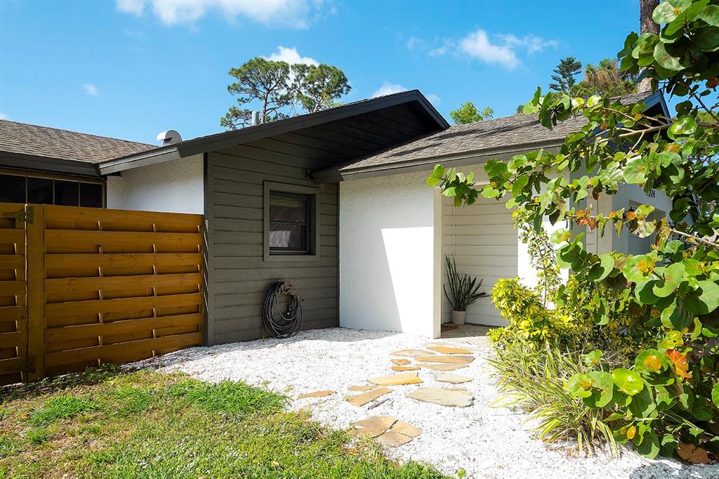 2224 Eugene Street Sarasota, FL 34231 - Photo 40 of 45 a view of a house with a small space