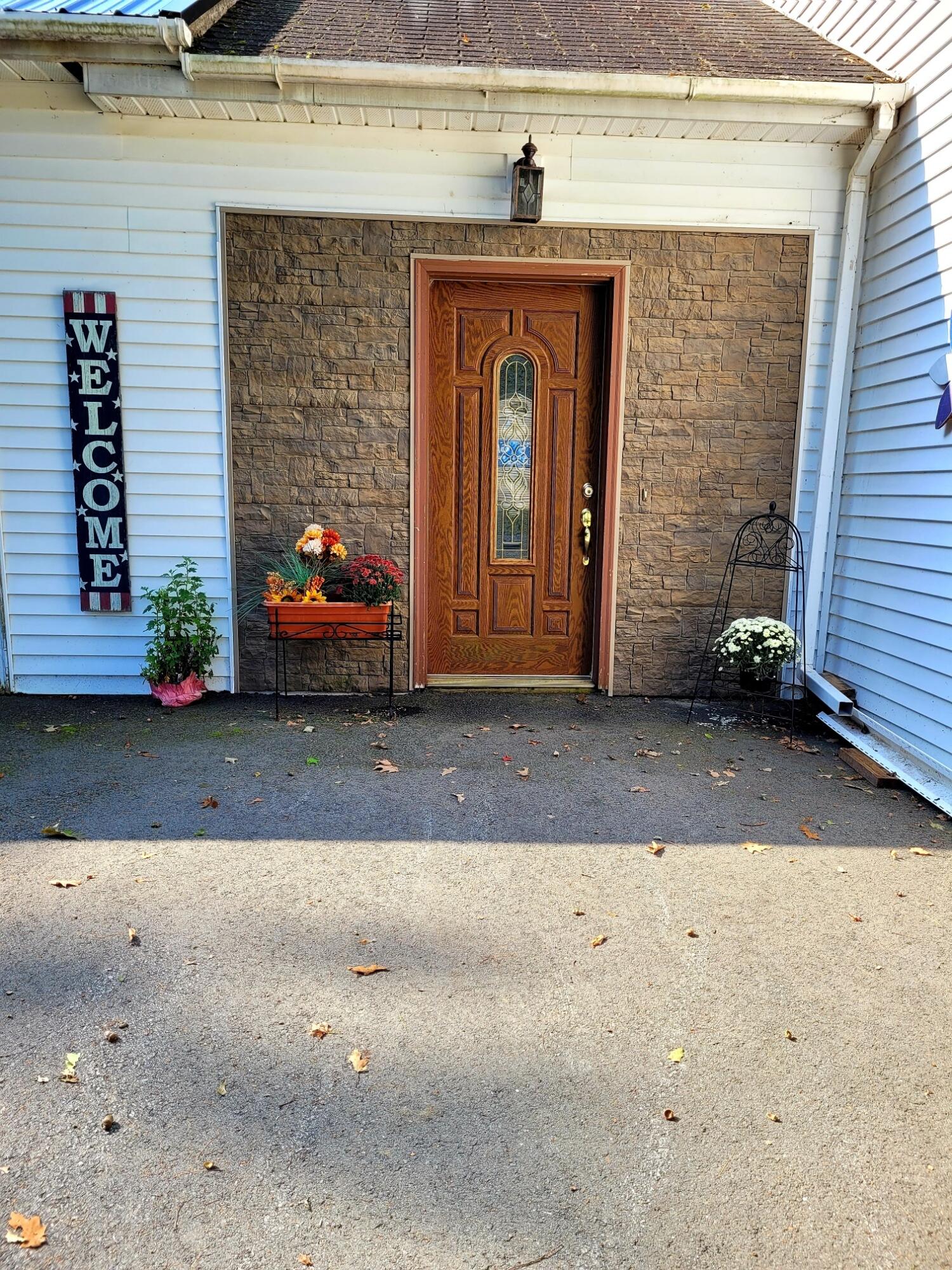 53 Pines Road Benton, ME 04901 - Photo 3 of 44 Entryway