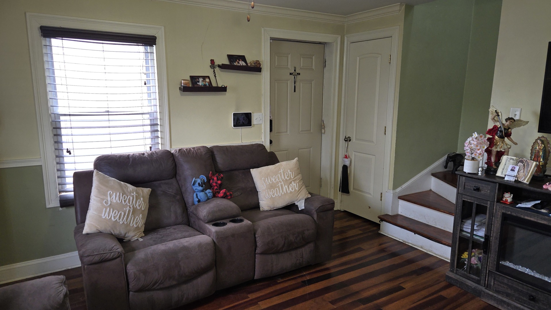 3352 West 84th Street Chicago, IL 60652 - Photo 6 of 26 a living room with furniture and wooden floor