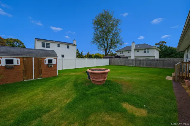 $349,999 | 16 Elm Road East, Mastic Beach, NY 11951