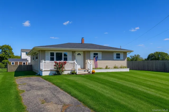 $349,999 | 16 Elm Road East, Mastic Beach, NY 11951