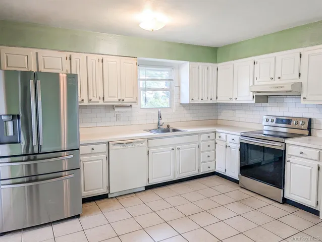 $349,999 | 16 Elm Road East, Mastic Beach, NY 11951