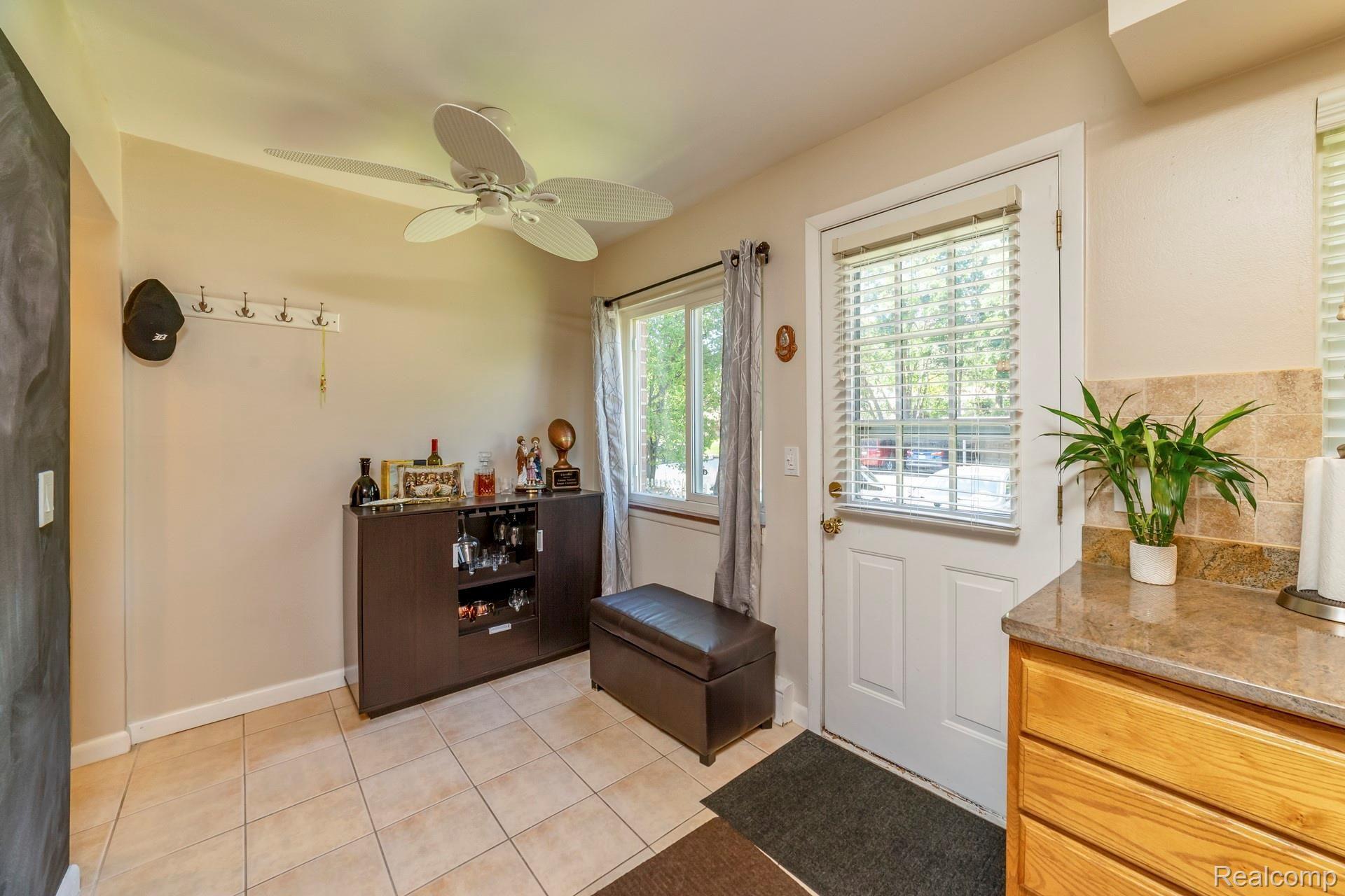 485 Miller Avenue Rochester, MI 48307 - Photo 9 of 19 009-photo--7156035.jpg