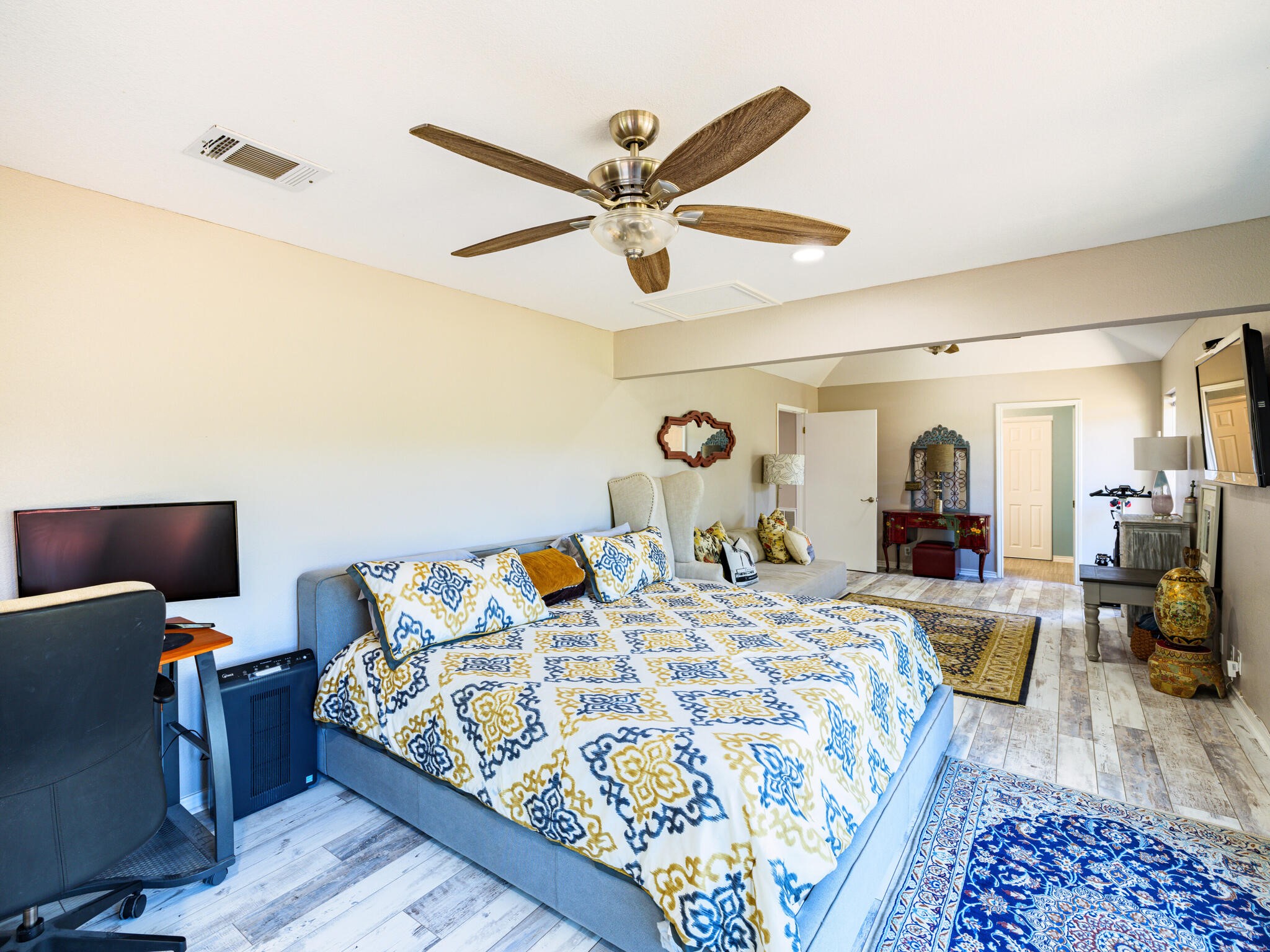 13750 High Sierra Road Austin, TX 78737 - Photo 18 of 30 Main Bedroom