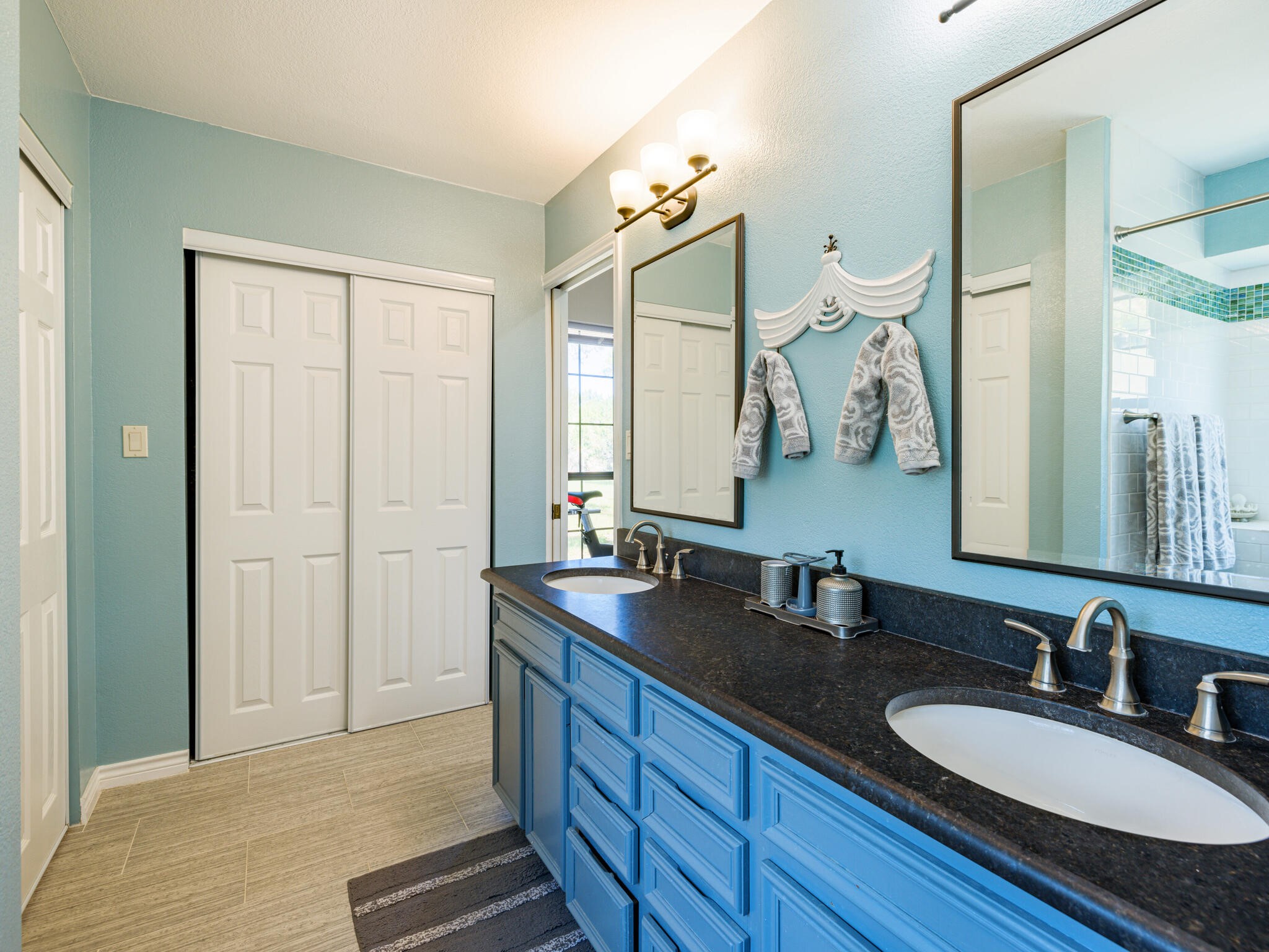 13750 High Sierra Road Austin, TX 78737 - Photo 22 of 30 Main Bath