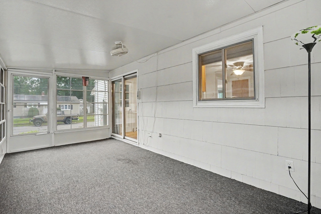 35 Park Forest Road Springfield, MA 01118 - Photo 31 of 41