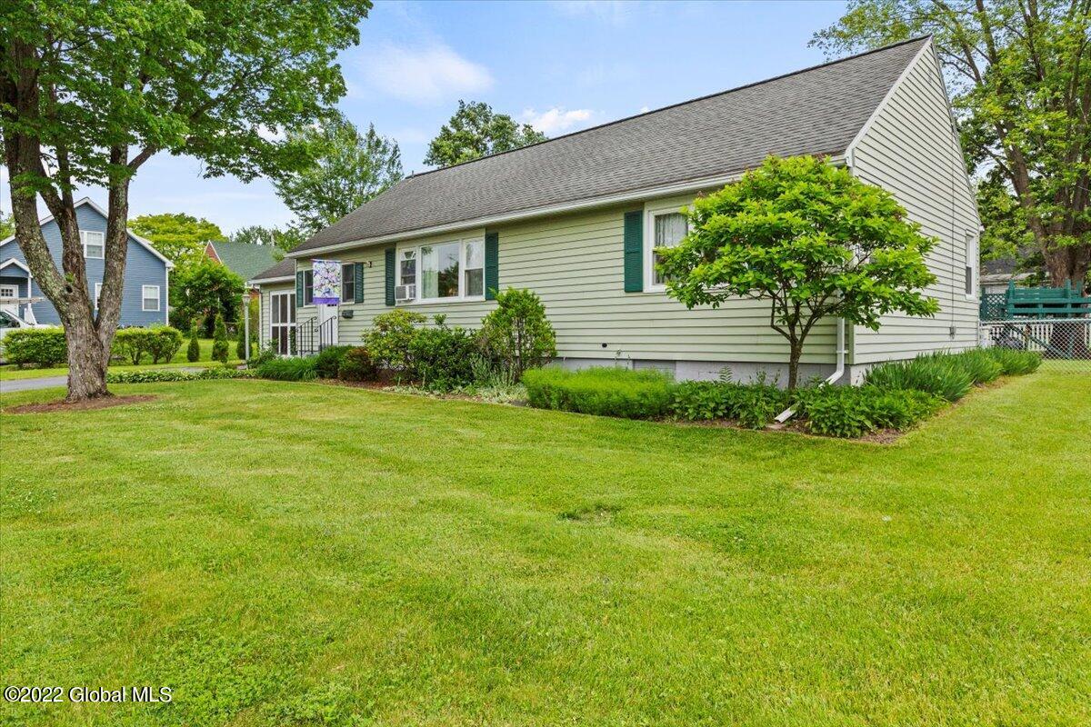 2 George Street Rensselaer, NY 12144 - Photo 2 of 35 06-MW2_0479
