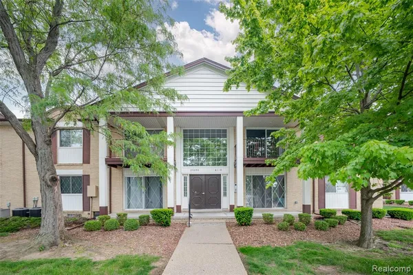 $75,000 | 29200 Gloede Drive, Unit 139, Warren, MI 48088