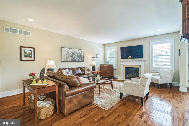 $729,900 | 361 Newbury Court, North Wales, PA 19454