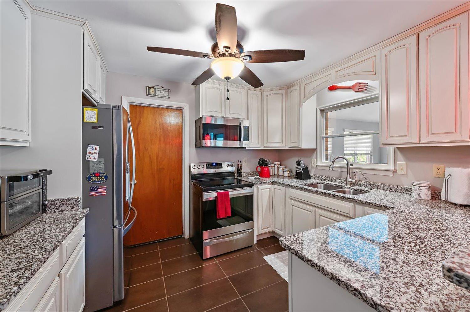 8692 Wuest Road Cincinnati, OH 45251 - Photo 14 of 50 Gallery Image 14