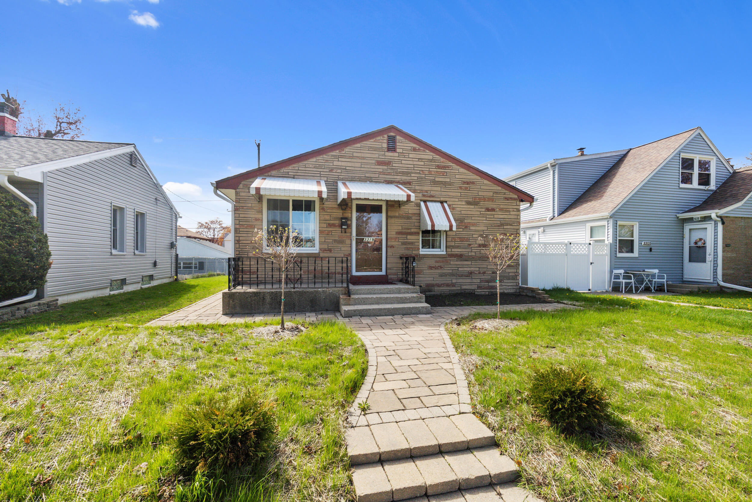 3319 South 25th Street Milwaukee, WI 53215 - Photo 1 of 31 Front