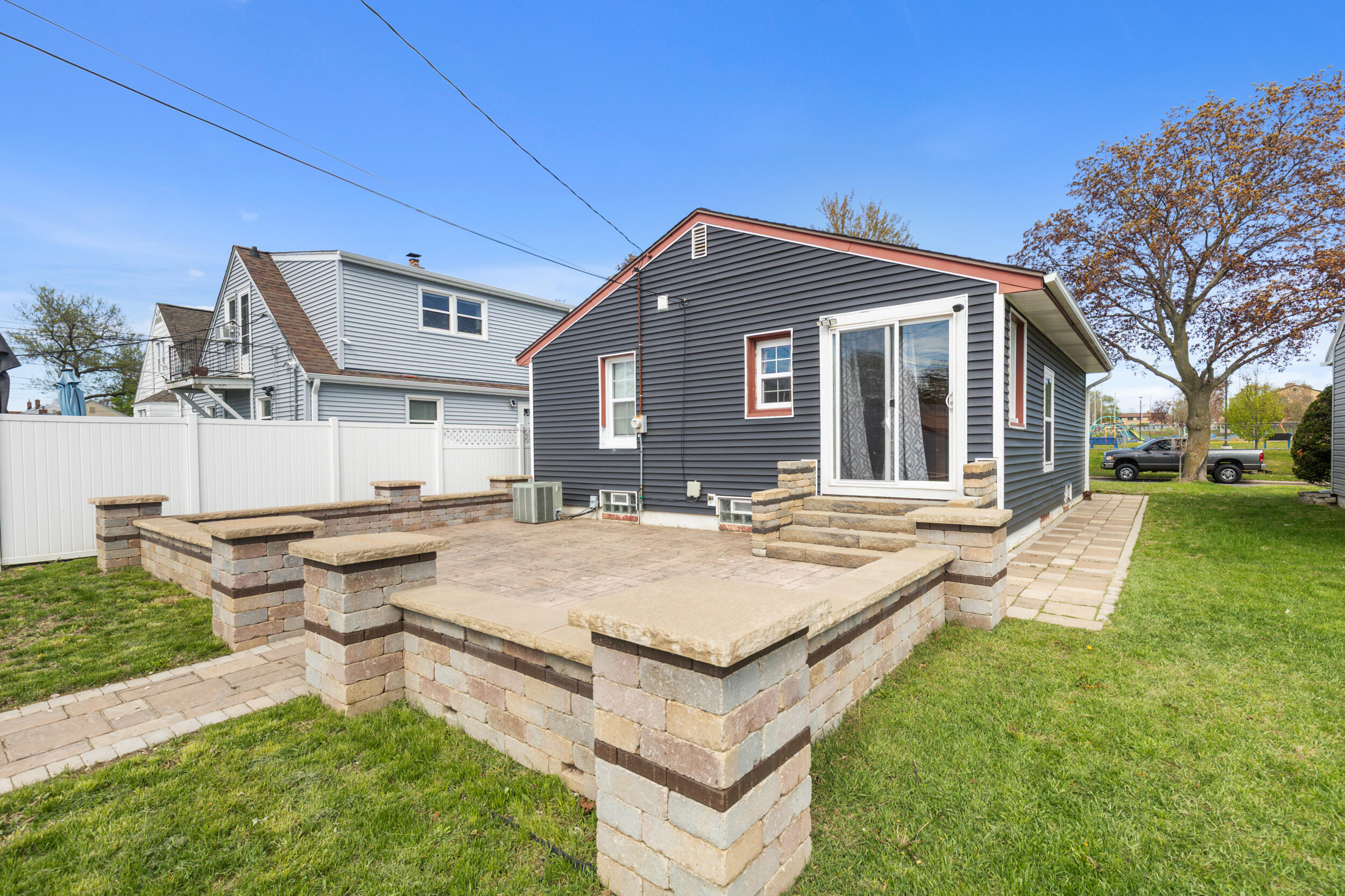 3319 South 25th Street Milwaukee, WI 53215 - Photo 2 of 31 Patio