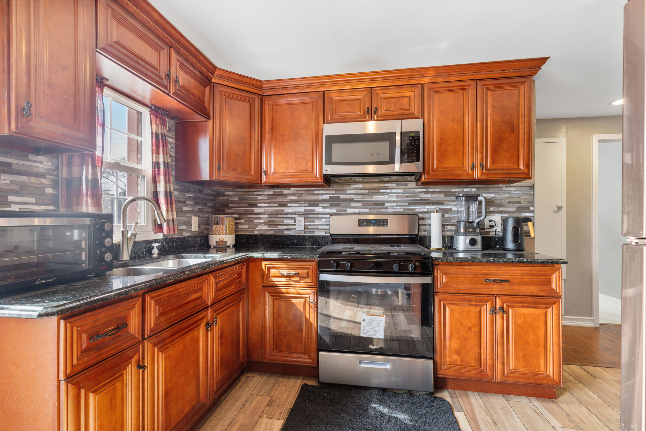 3319 South 25th Street Milwaukee, WI 53215 - Photo 3 of 31 Kitchen View