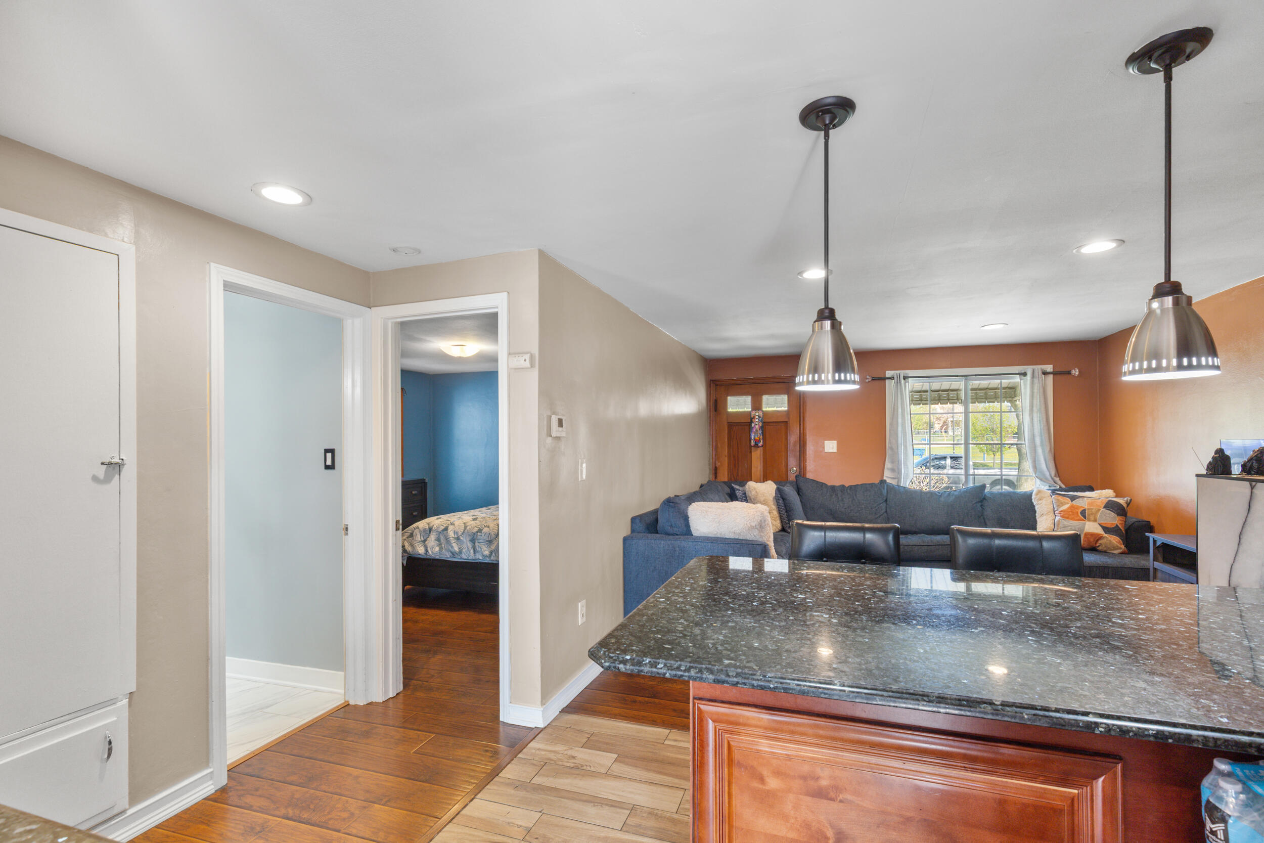 3319 South 25th Street Milwaukee, WI 53215 - Photo 6 of 31 Peninsula