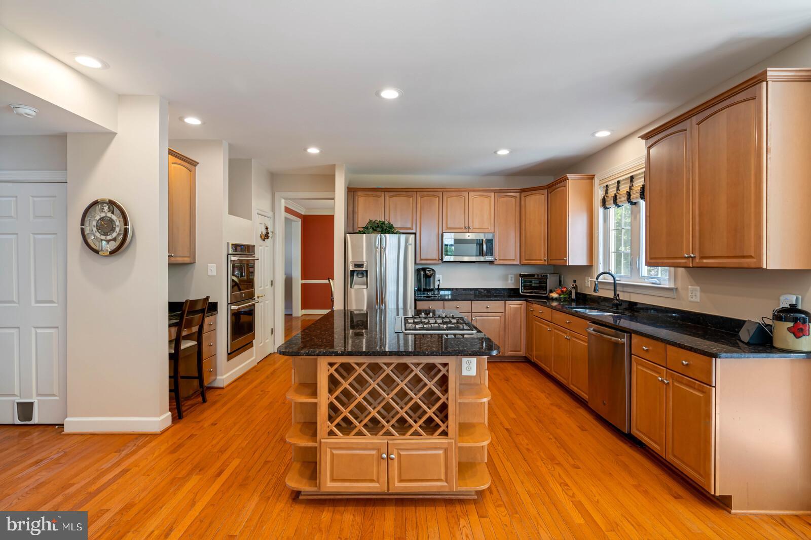 18629 Kerill Road Triangle, VA 22172 - Photo 17 of 52 Kitchen