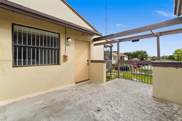 $260,000 | 475 Northwest 210th Street, Unit 201, Miami Gardens, FL 33169