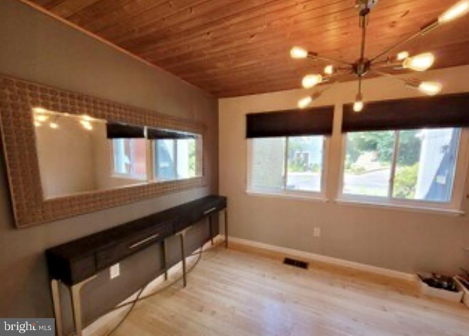 1415 Greenmont Court Reston, VA 20190 - Photo 3 of 27