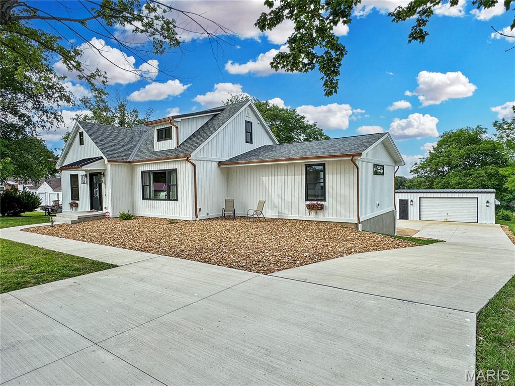 1716 Pottery Road Washington, MO 63090 - Photo 2 of 46