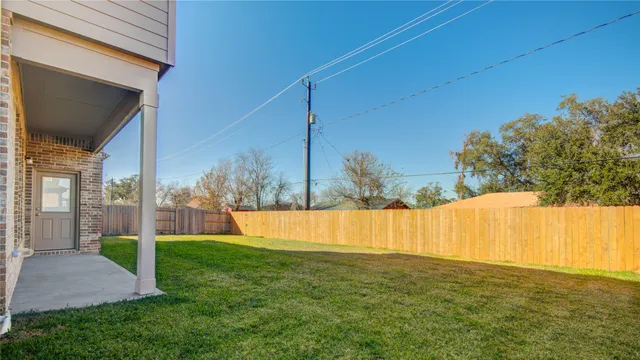 $2,800 | 416 Magnolia Lane, Richwood, TX 77531