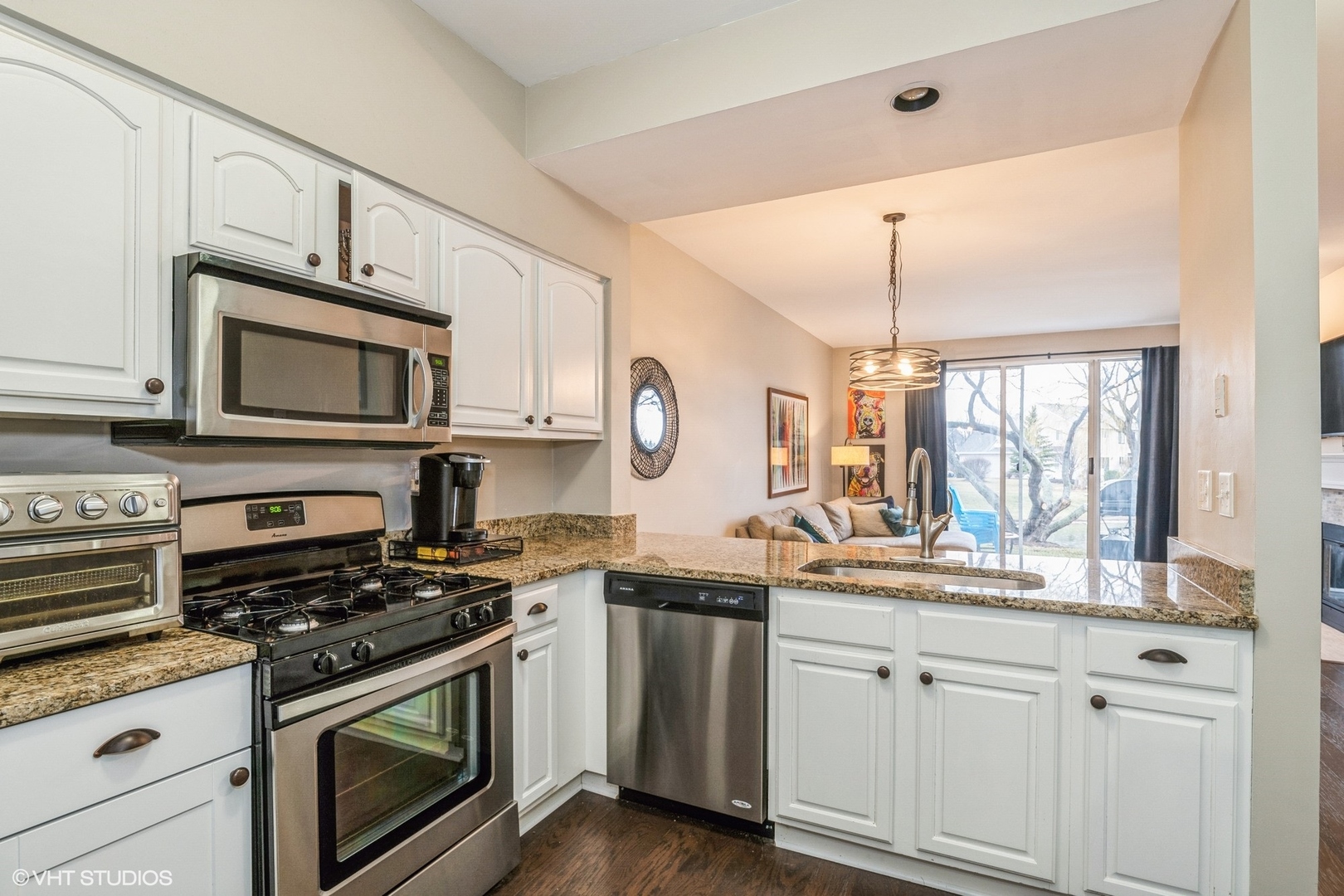 17822 Braewick Road Gurnee, IL 60031 - Photo 3 of 10