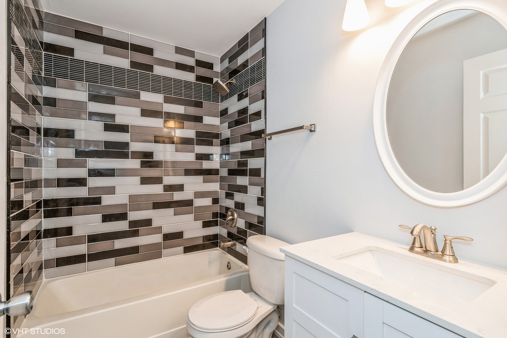 17822 Braewick Road Gurnee, IL 60031 - Photo 7 of 10