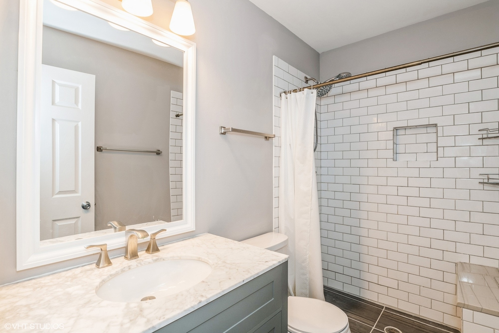 17822 Braewick Road Gurnee, IL 60031 - Photo 8 of 10