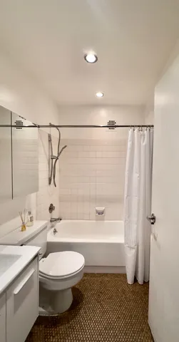 $479,000 | 244 Madison Avenue, Unit 10F | Murray Hill