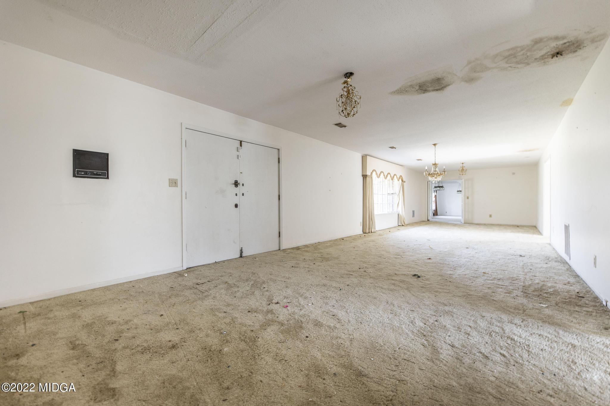 10 Mattie Road Fort Valley, GA 31030 - Photo 11 of 48 a view of a big room with closet and windows