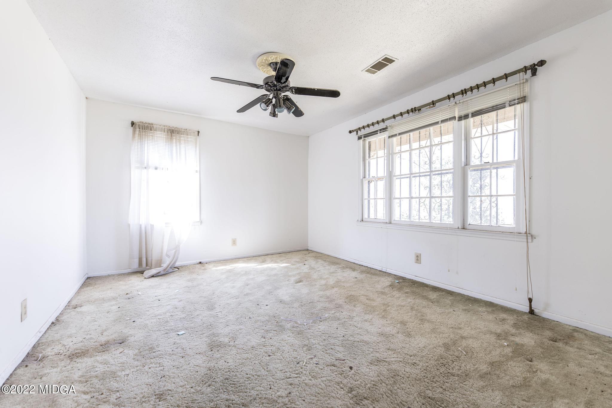 10 Mattie Road Fort Valley, GA 31030 - Photo 35 of 48 a view of an empty room with a window