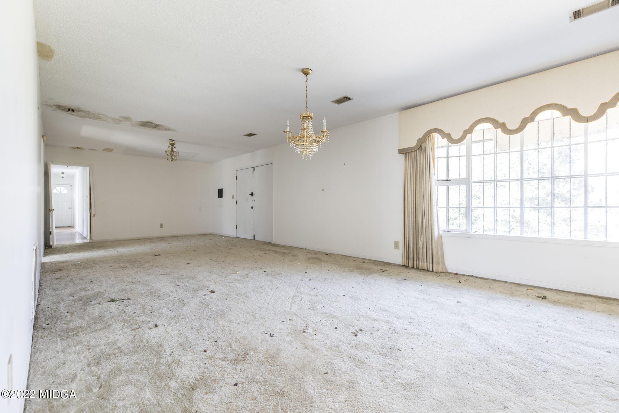10 Mattie Road Fort Valley, GA 31030 - Photo 10 of 48 a view of an empty room with a window