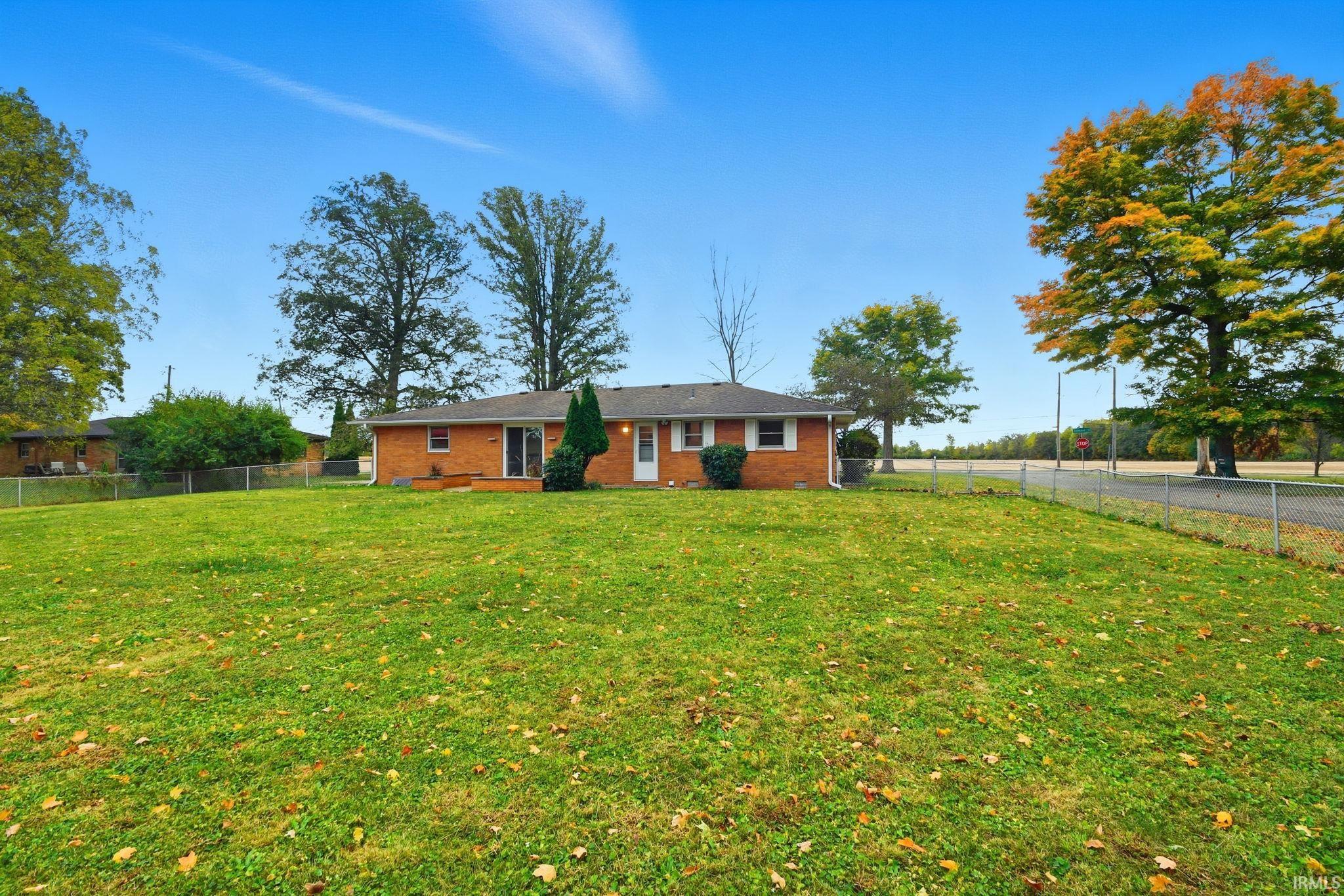 6910 West Cornbread Road Yorktown, IN 47396 - Photo 4 of 30