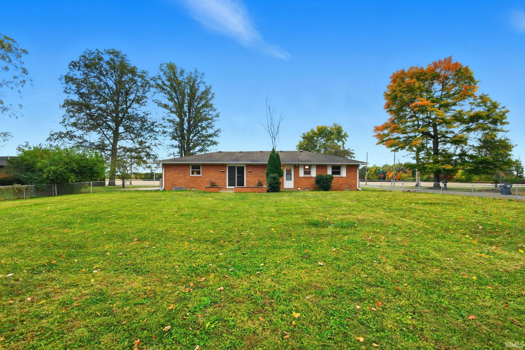 6910 West Cornbread Road Yorktown, IN 47396 - Photo 5 of 30