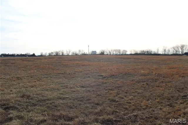 $129,900 | 2 Brune Business Park, Warrenton, MO 63383