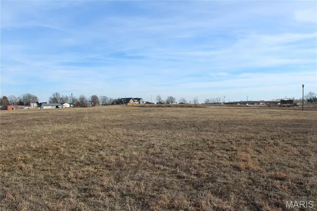 $129,900 | 2 Brune Business Park, Warrenton, MO 63383