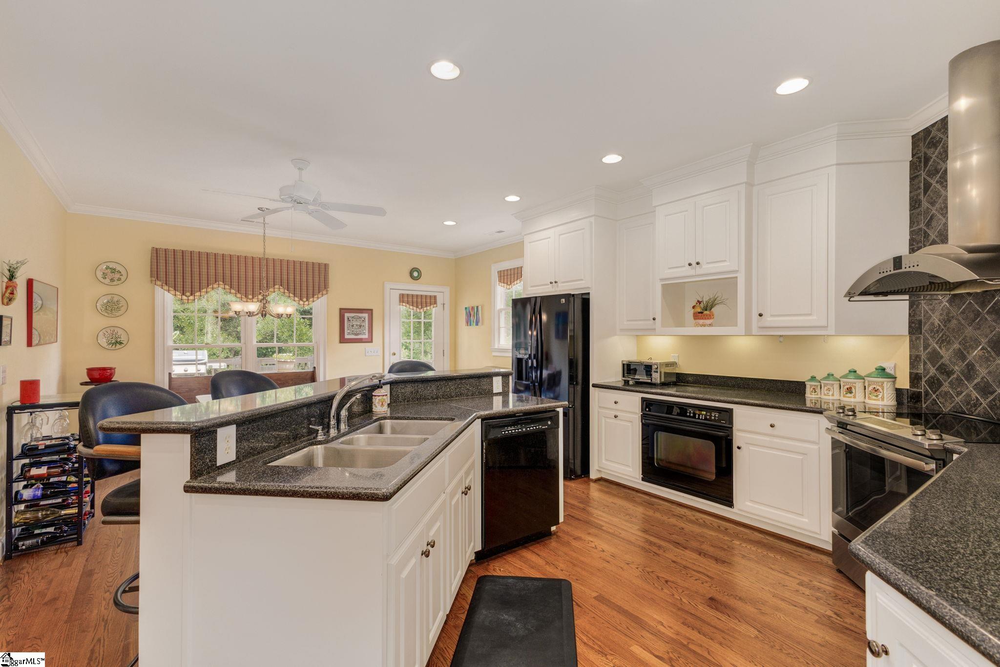 322 New Tarleton Way Greer, SC 29650 - Photo 8 of 35 Gallery Image 8