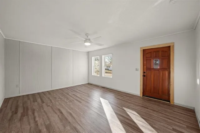 $300,000 | 904 East Kaskaskia Street, Paola, KS 66071